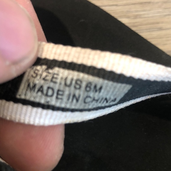 Kate Spade Black and White Sandals - Picture 12 of 12